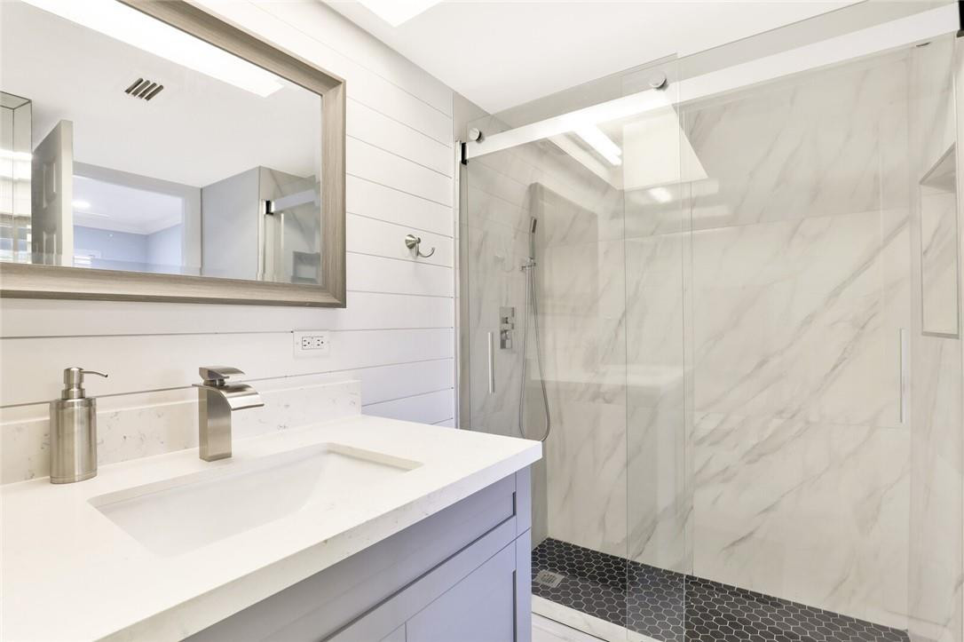 PINES OF BOCA BARWOOD CON - Residential