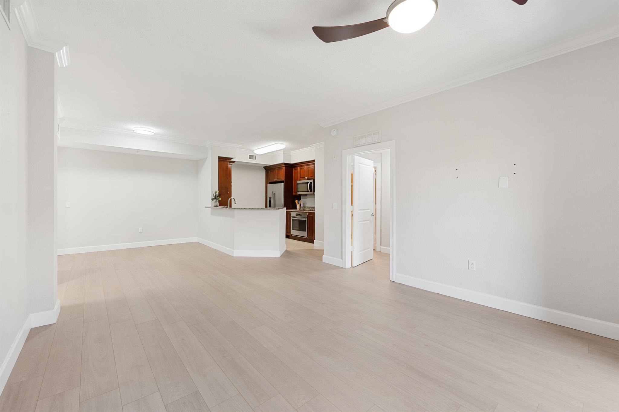 VIZCAYA LAKES CONDO - Residential Lease