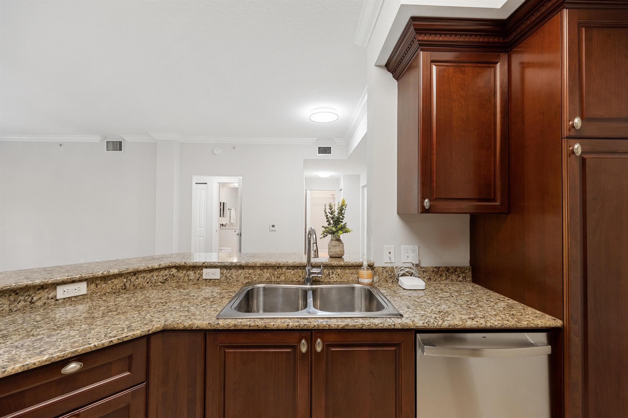 VIZCAYA LAKES CONDO - Residential Lease