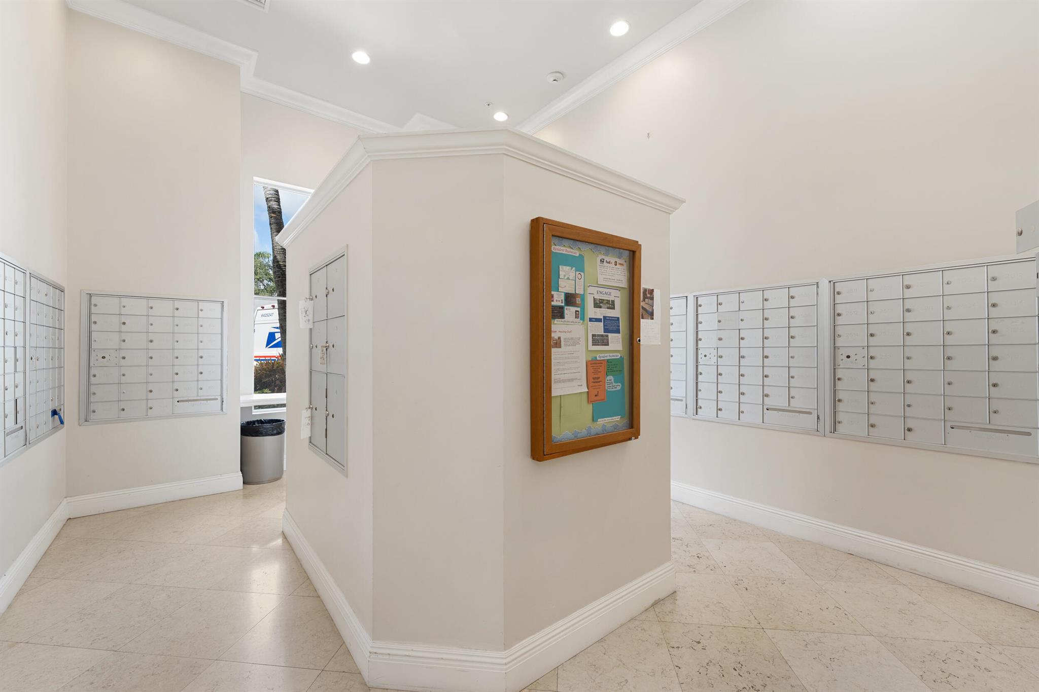 VIZCAYA LAKES CONDO - Residential Lease