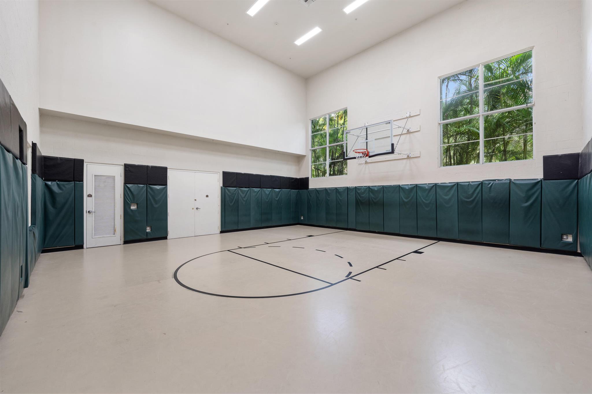 VIZCAYA LAKES CONDO - Residential Lease