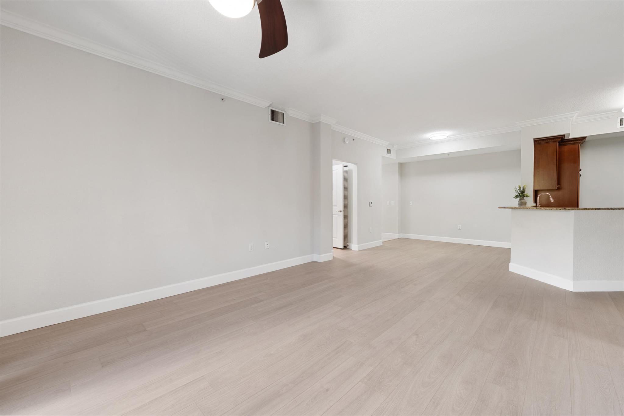 VIZCAYA LAKES CONDO - Residential Lease