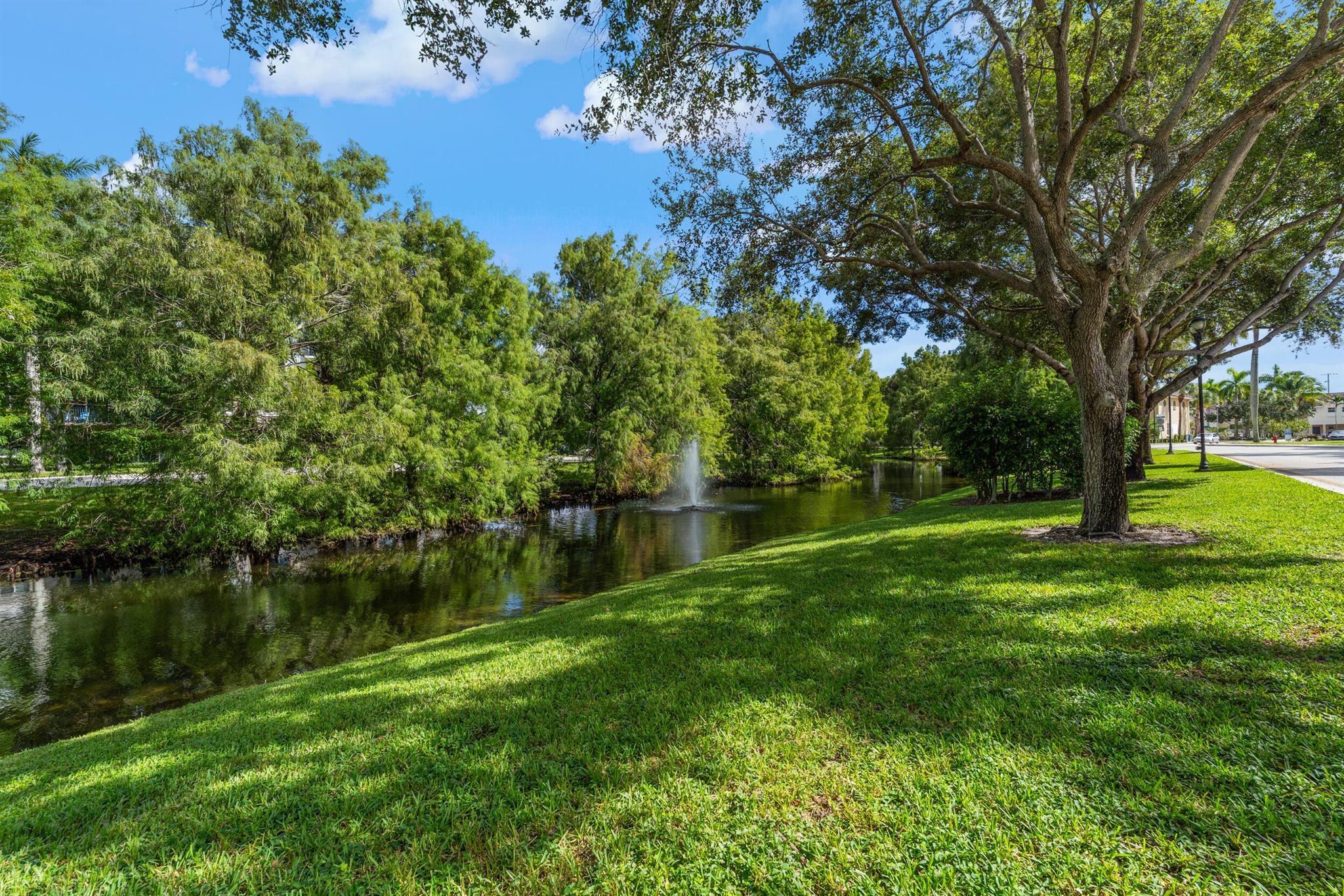 VIZCAYA LAKES CONDO - Residential Lease