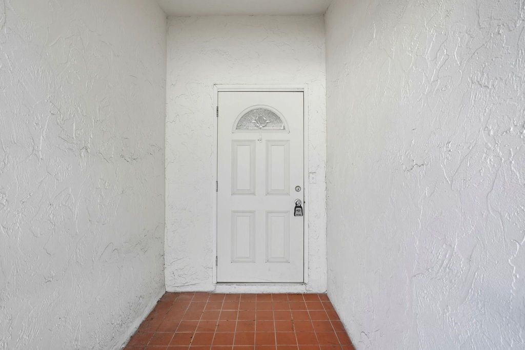 Photo of 13526 Fountain View Boulevard, Wellington, FL 33414 (MLS # R11126045)