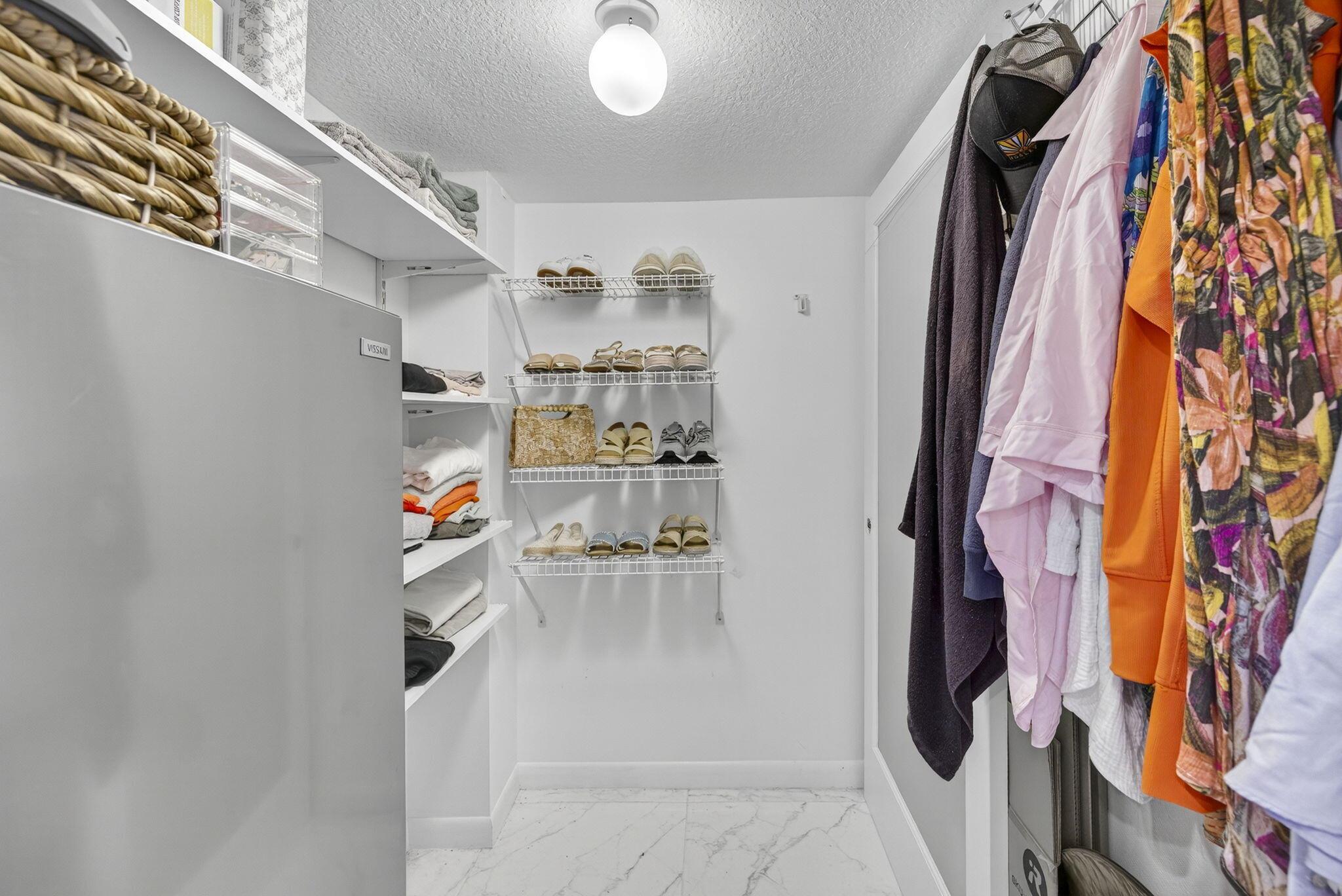 NO 49 PALM-AIRE COUNTRY C - Residential Lease