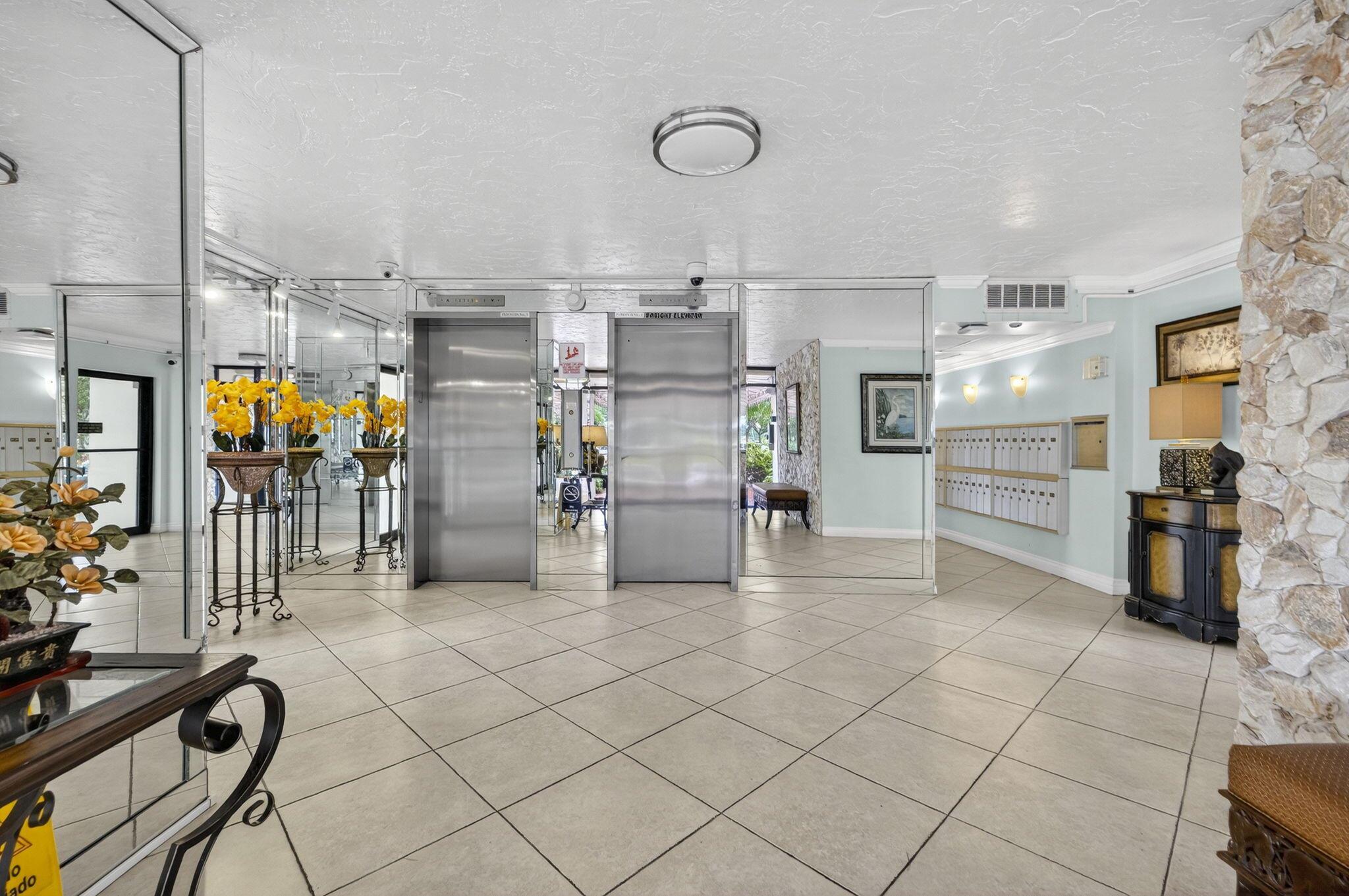 NO 49 PALM-AIRE COUNTRY C - Residential Lease