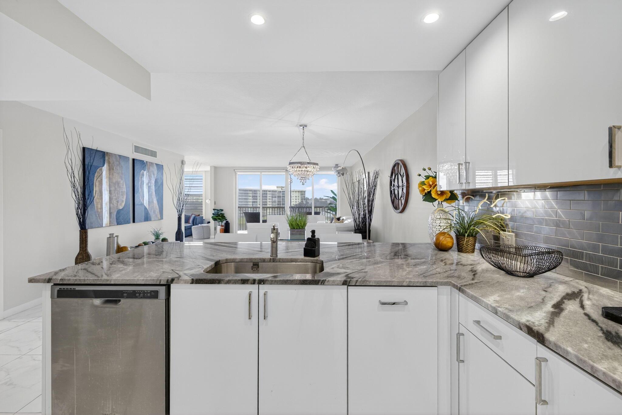NO 49 PALM-AIRE COUNTRY C - Residential Lease