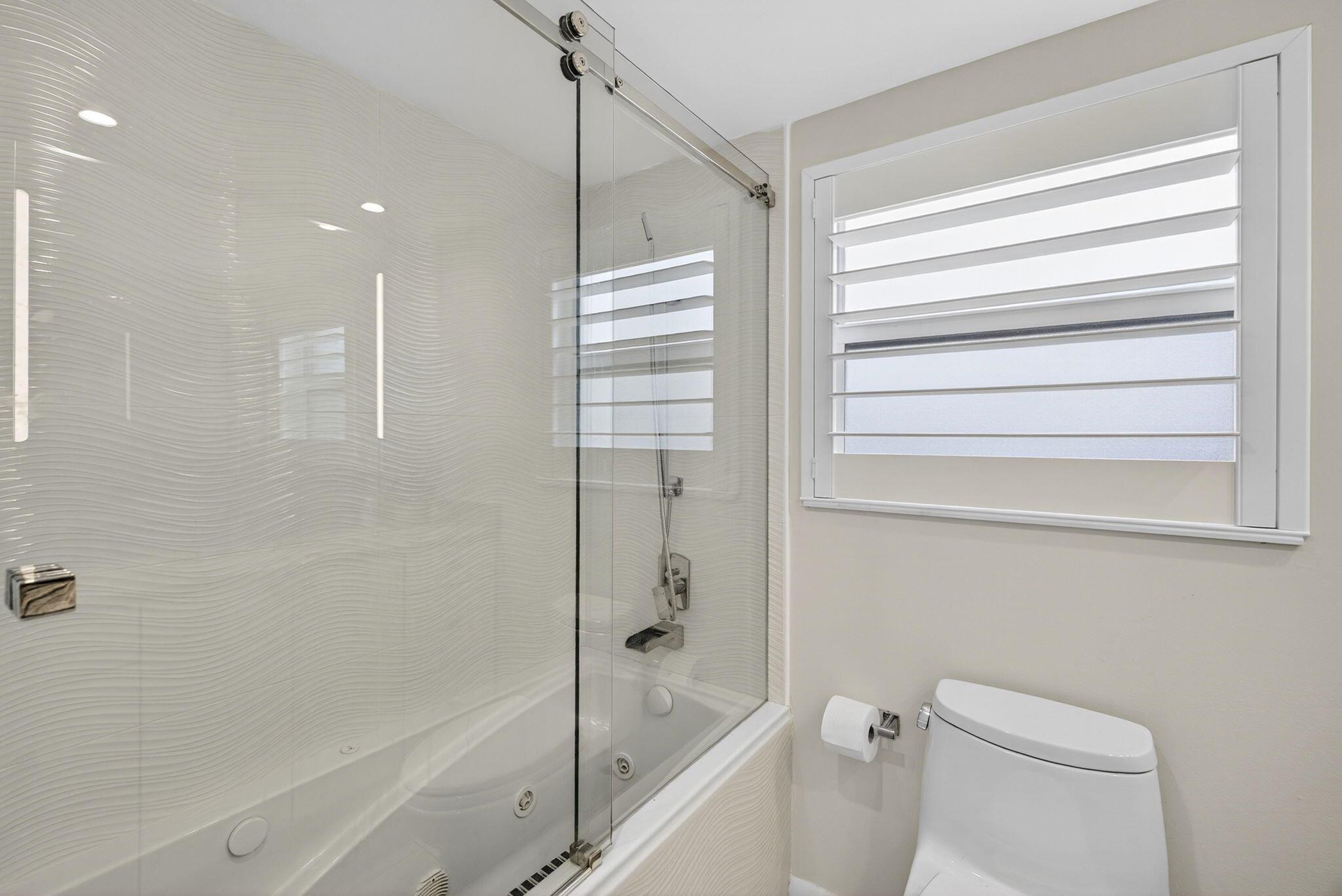 NO 49 PALM-AIRE COUNTRY C - Residential Lease