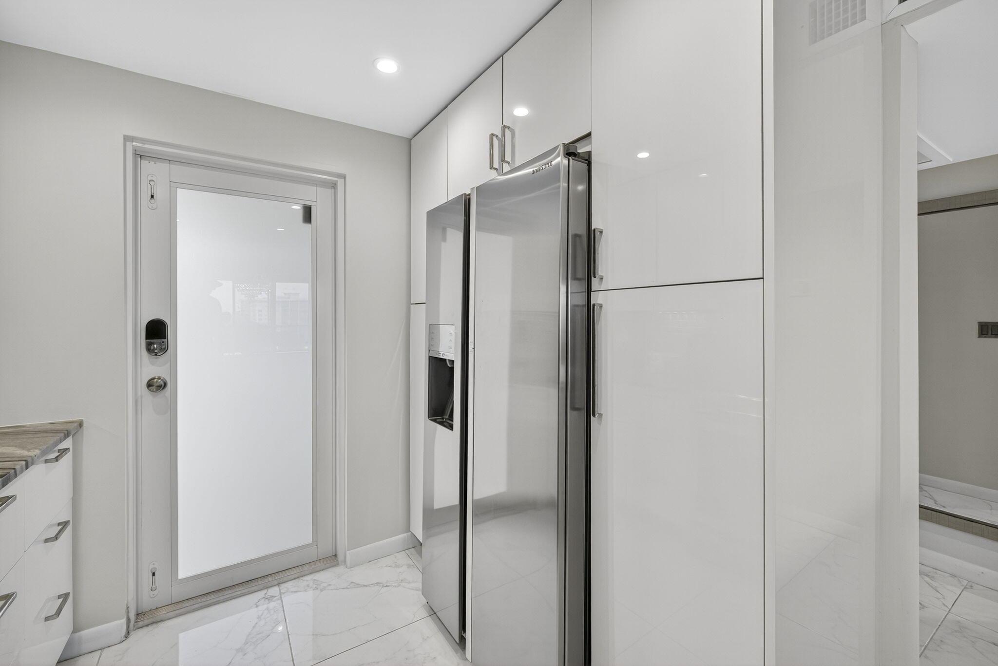 NO 49 PALM-AIRE COUNTRY C - Residential Lease
