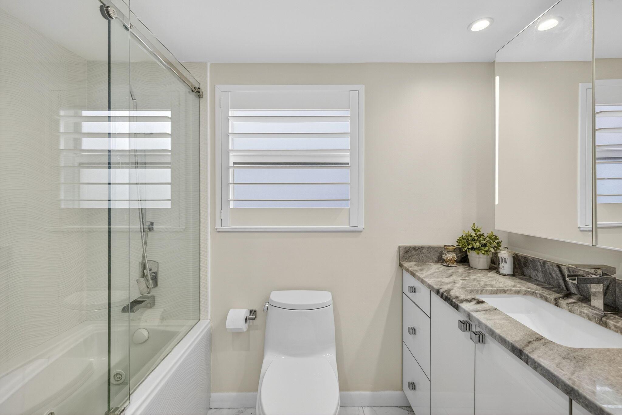 NO 49 PALM-AIRE COUNTRY C - Residential Lease