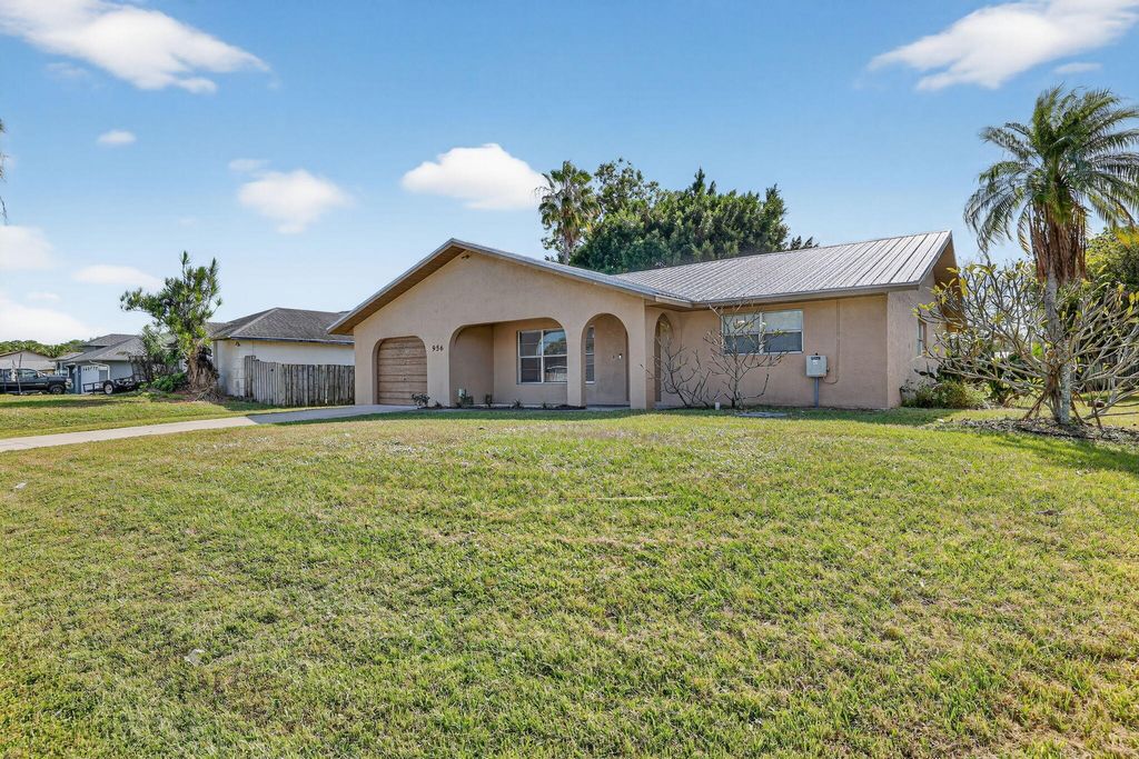 Photo of 956 SE Brookedge Avenue, Port Saint Lucie, FL 34983 (MLS # R11140815)