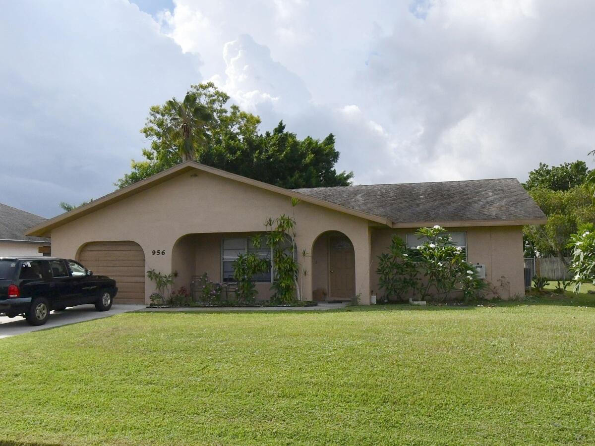 PORT ST LUCIE SECTION 3 - Residential