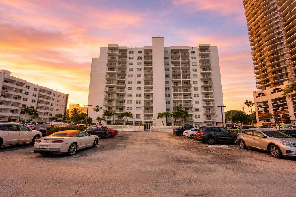 Photo of 200 S Birch Road #605, Fort Lauderdale, FL 33316 (MLS # B26001610)