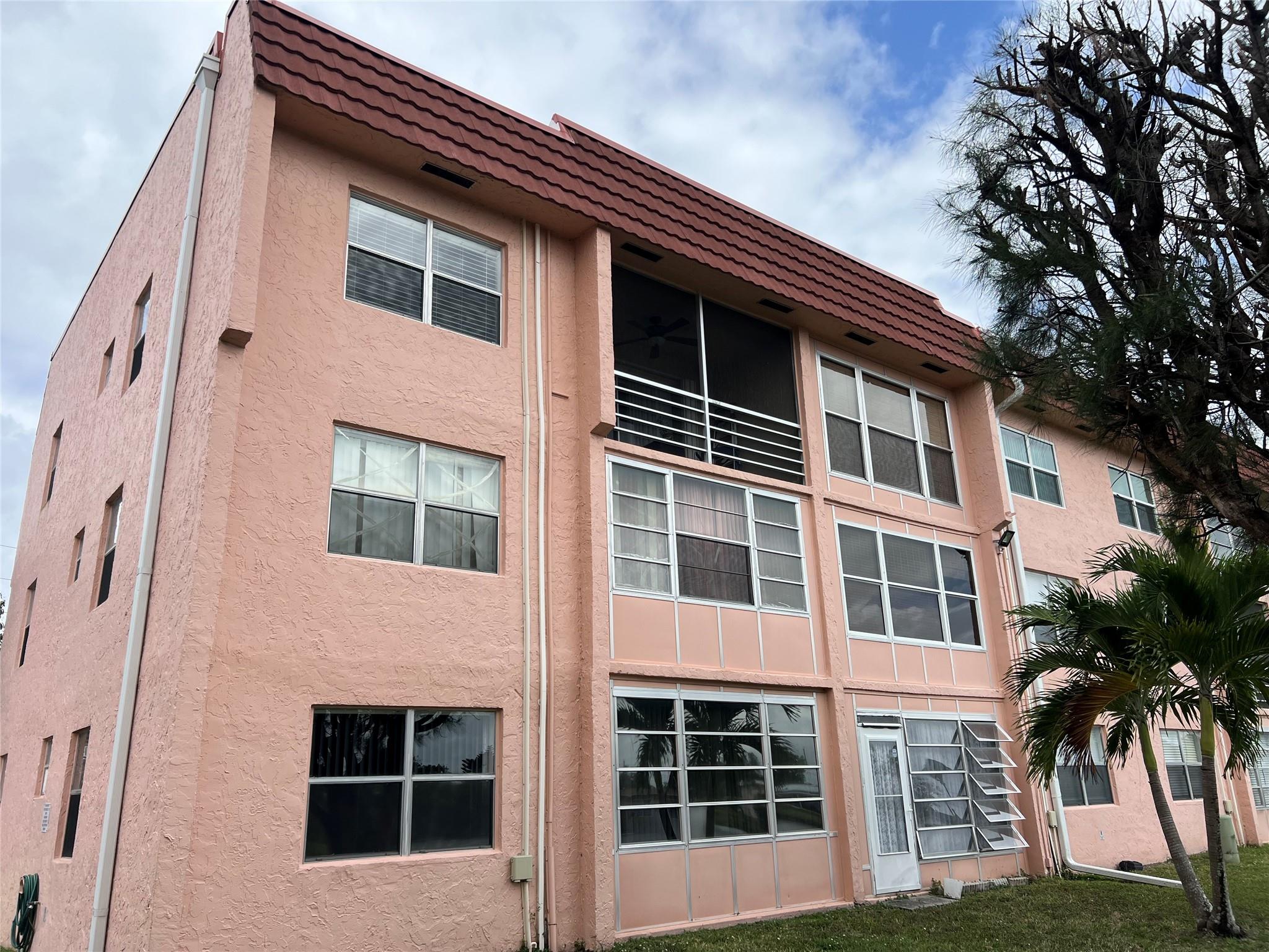 SUNRISE LAKES PHASE 3 - Residential