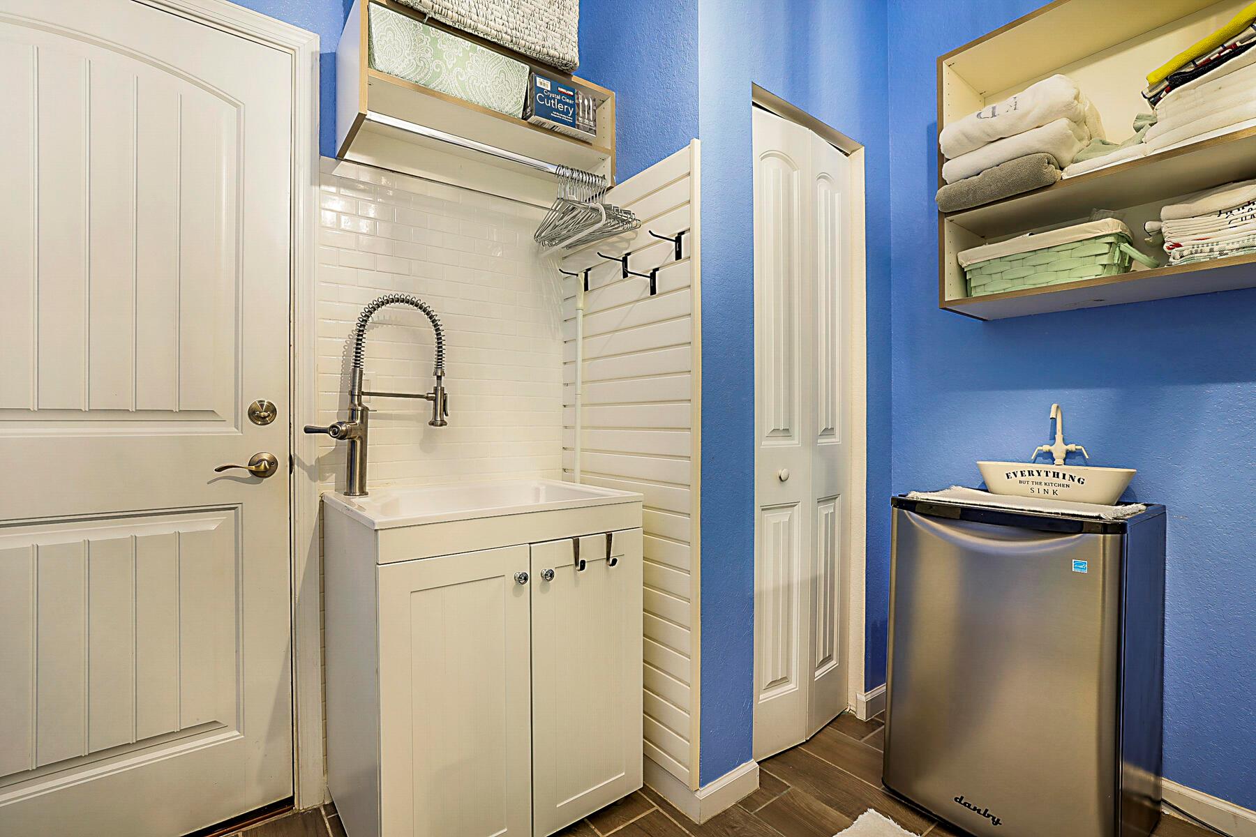 LIMESTONE CAY - Residential