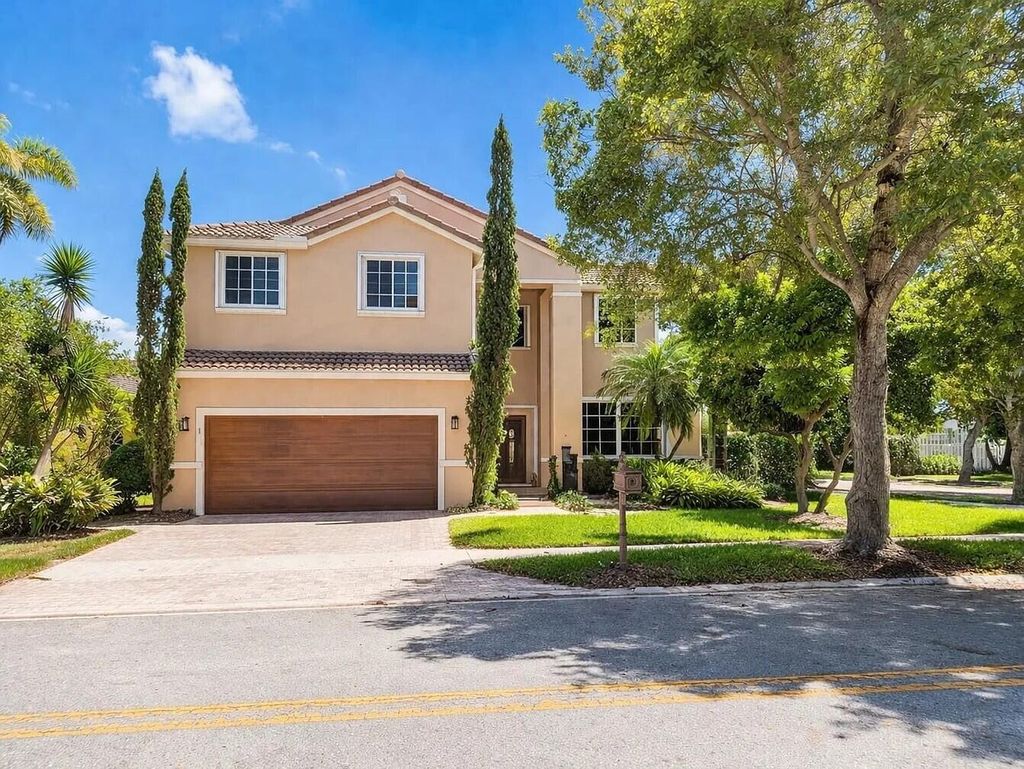 Photo of 131 Cameron Court, Weston, FL 33326 (MLS # B26018108)