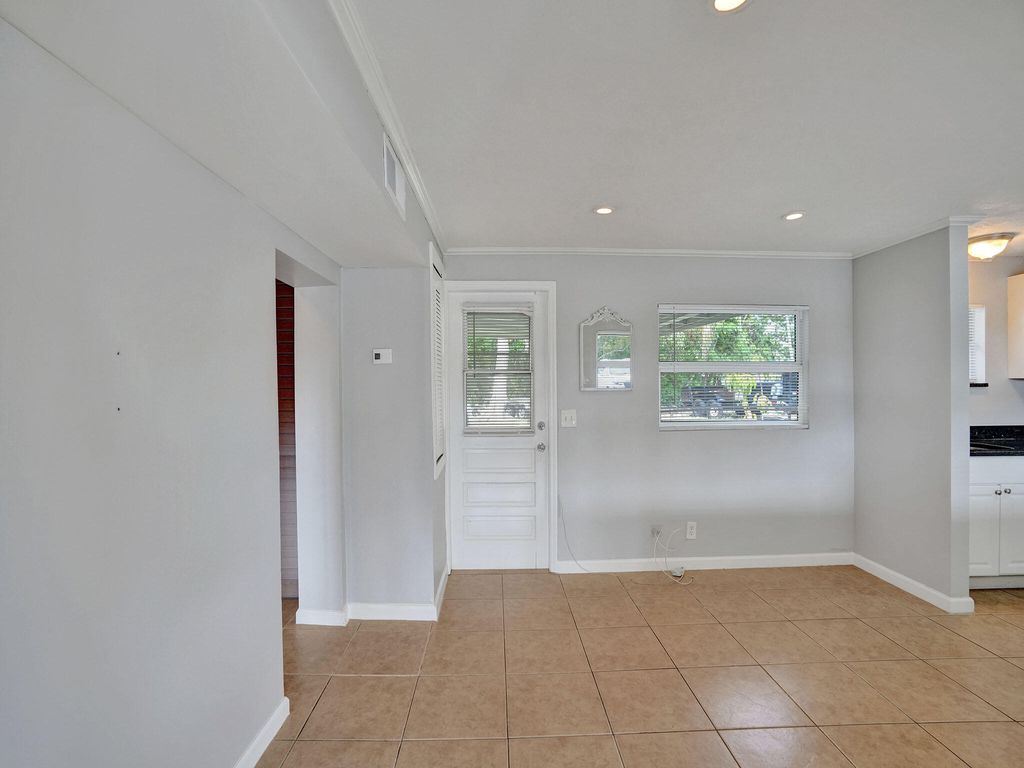 Photo of 1206 NE 3rd Avenue #2, Delray Beach, FL 33444 (MLS # R10986973)