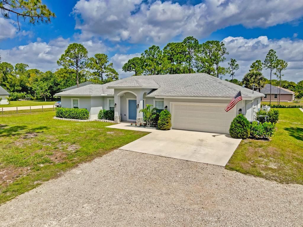 Photo of 15629 63rd Place N, Loxahatchee, FL 33470 (MLS # R10794134)