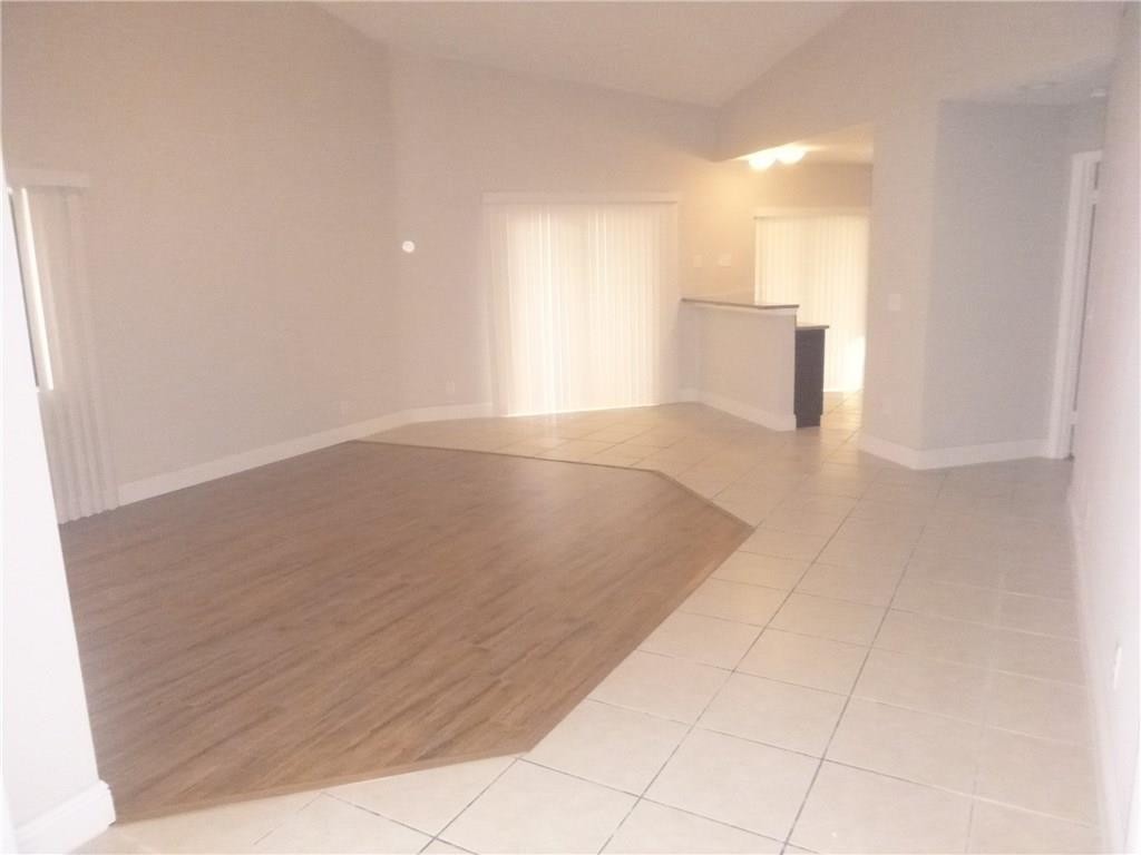 WOODBRIDGE AT PEMB LAKES - Residential