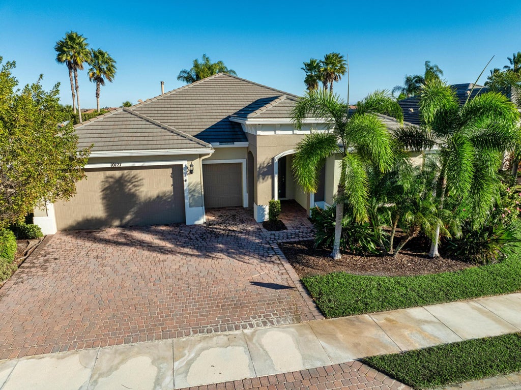 Photo of 10127 SW Cypress Wood Court, Port Saint Lucie, FL 34987 (MLS # R11160188)