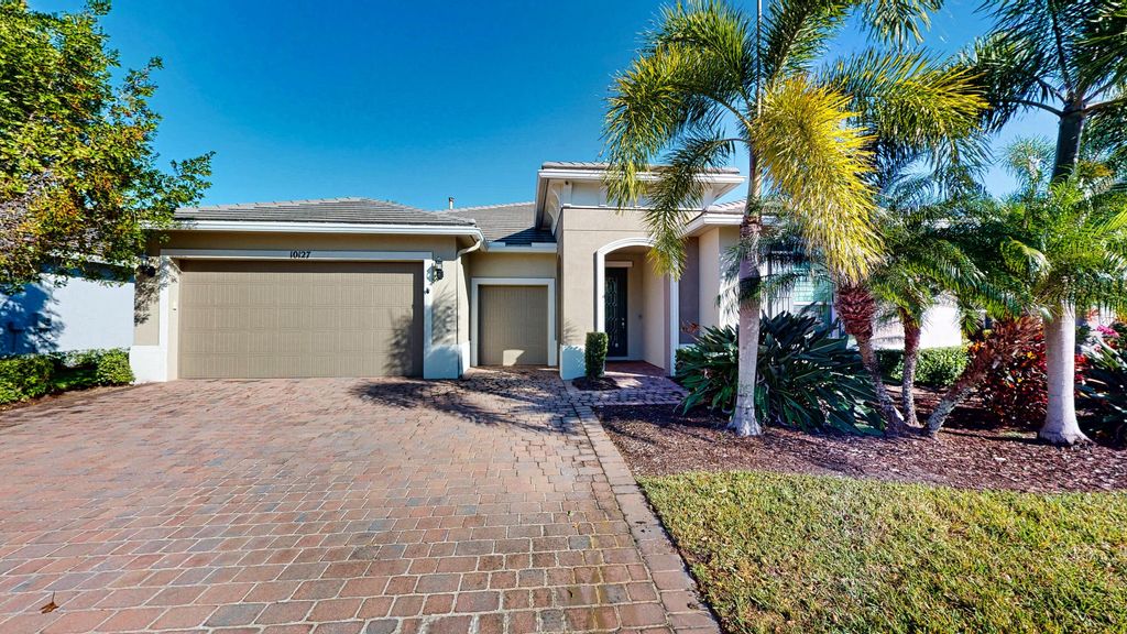 Photo of 10127 SW Cypress Wood Court, Port Saint Lucie, FL 34987 (MLS # R11160188)