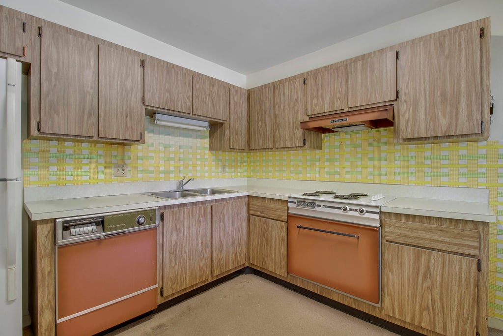 Photo of 313 BALSAM Street, Palm Beach Gardens, FL 33410 (MLS # B26078262)