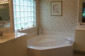 Valencia Isles - Residential