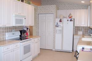 Valencia Isles - Residential