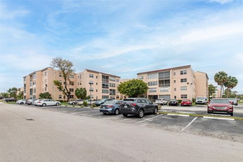 2840 Somerset Dr 403 Lauderdale Lakes FL 33311
