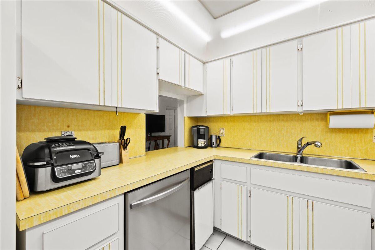 TIBURON I PH III - Residential