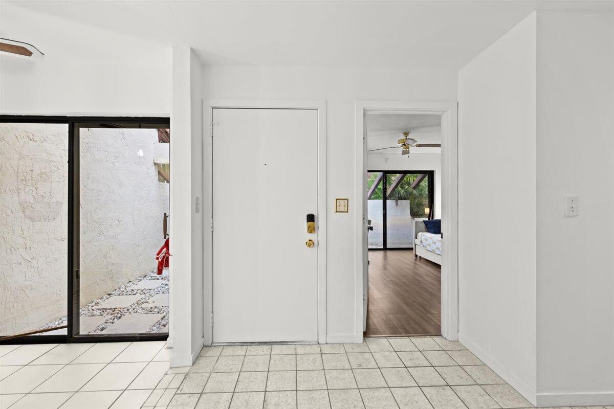 TIBURON I PH III - Residential