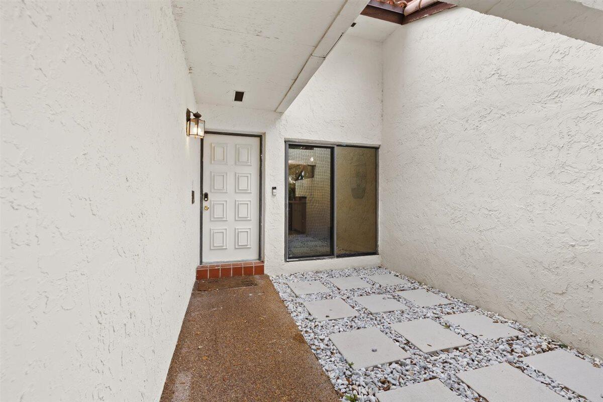 TIBURON I PH III - Residential