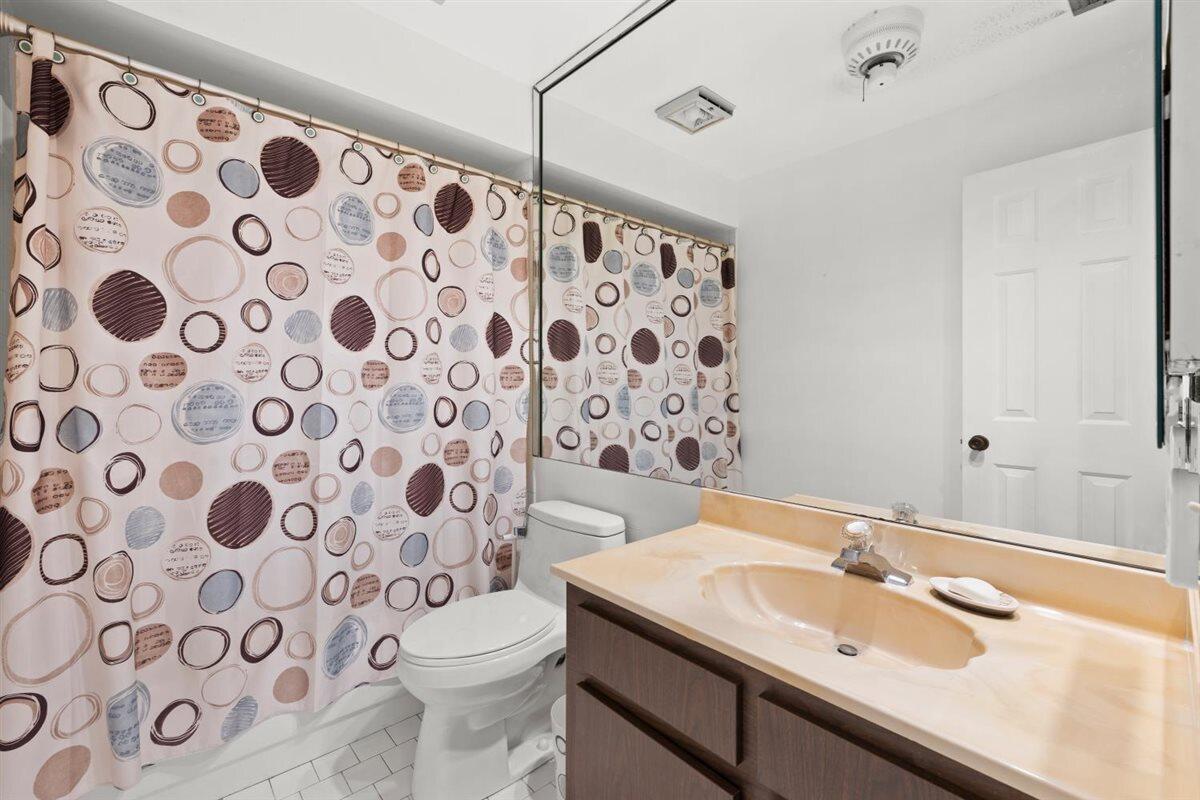 TIBURON I PH III - Residential