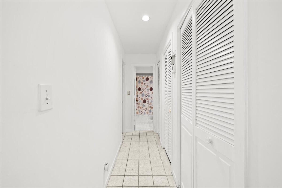 TIBURON I PH III - Residential