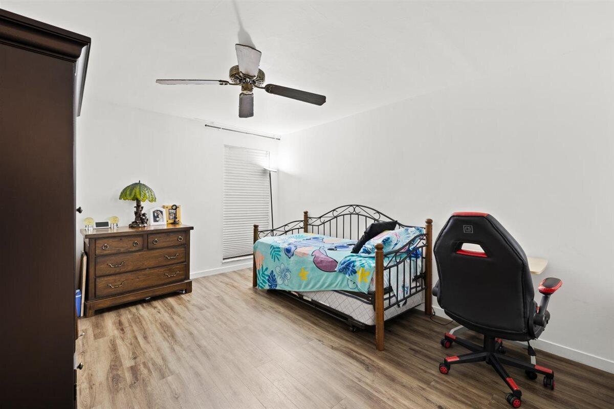 TIBURON I PH III - Residential