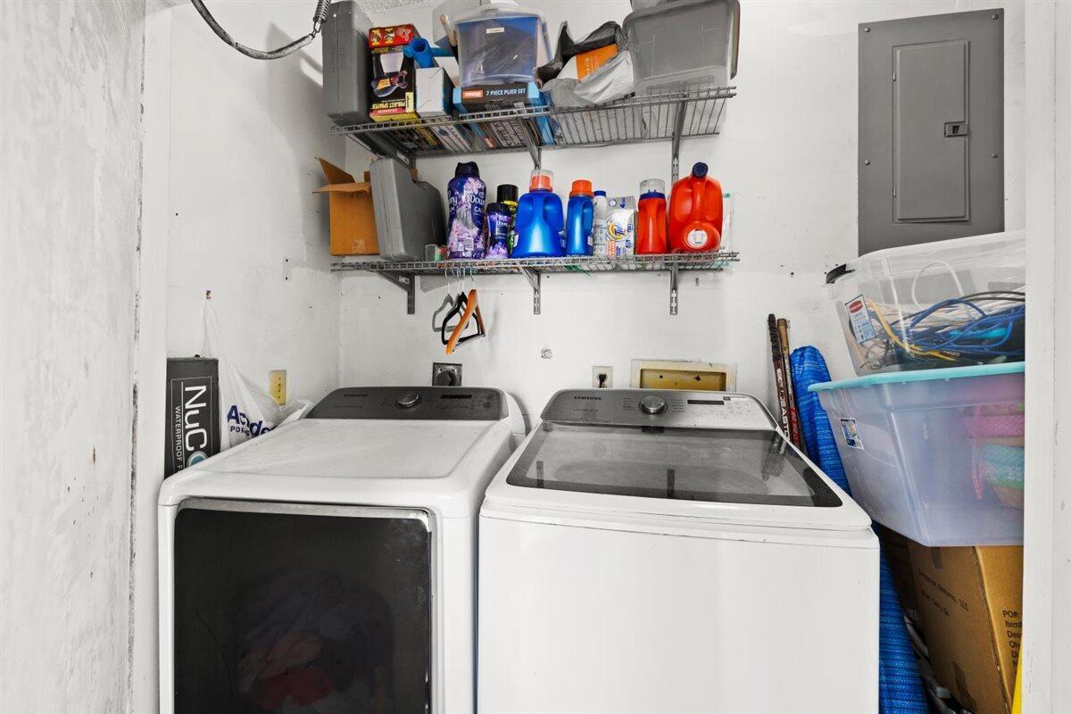 TIBURON I PH III - Residential