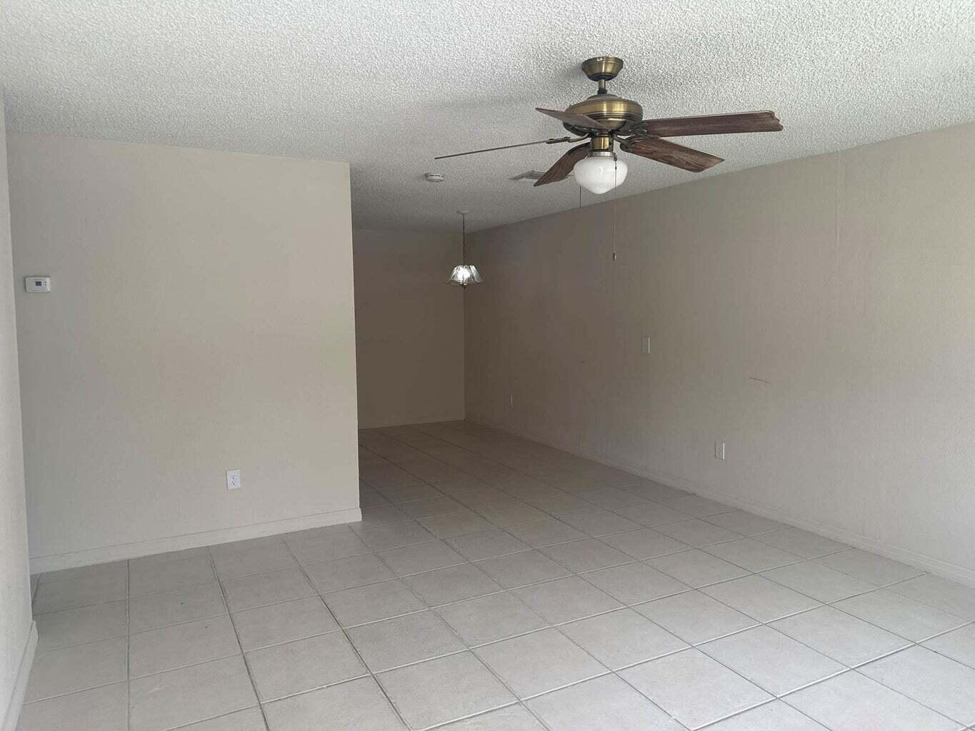 ROYAL PALM ESTATES - Residential Lease