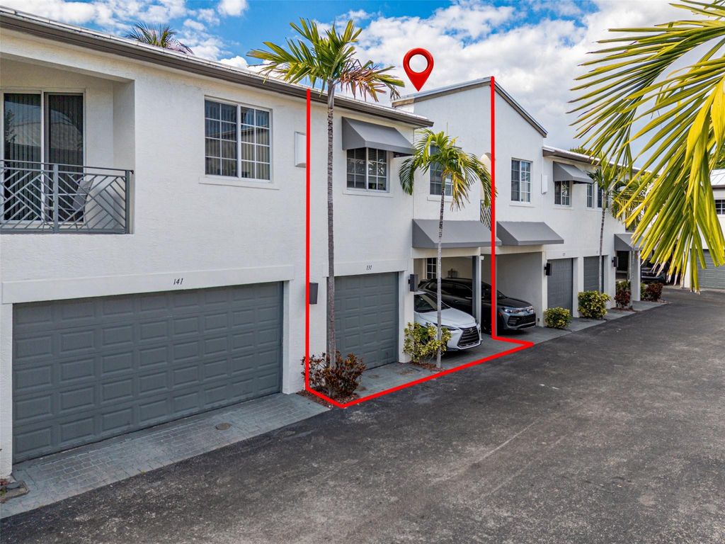 Photo of 131 SE 7th Avenue, Pompano Beach, FL 33060 (MLS # F10550375)