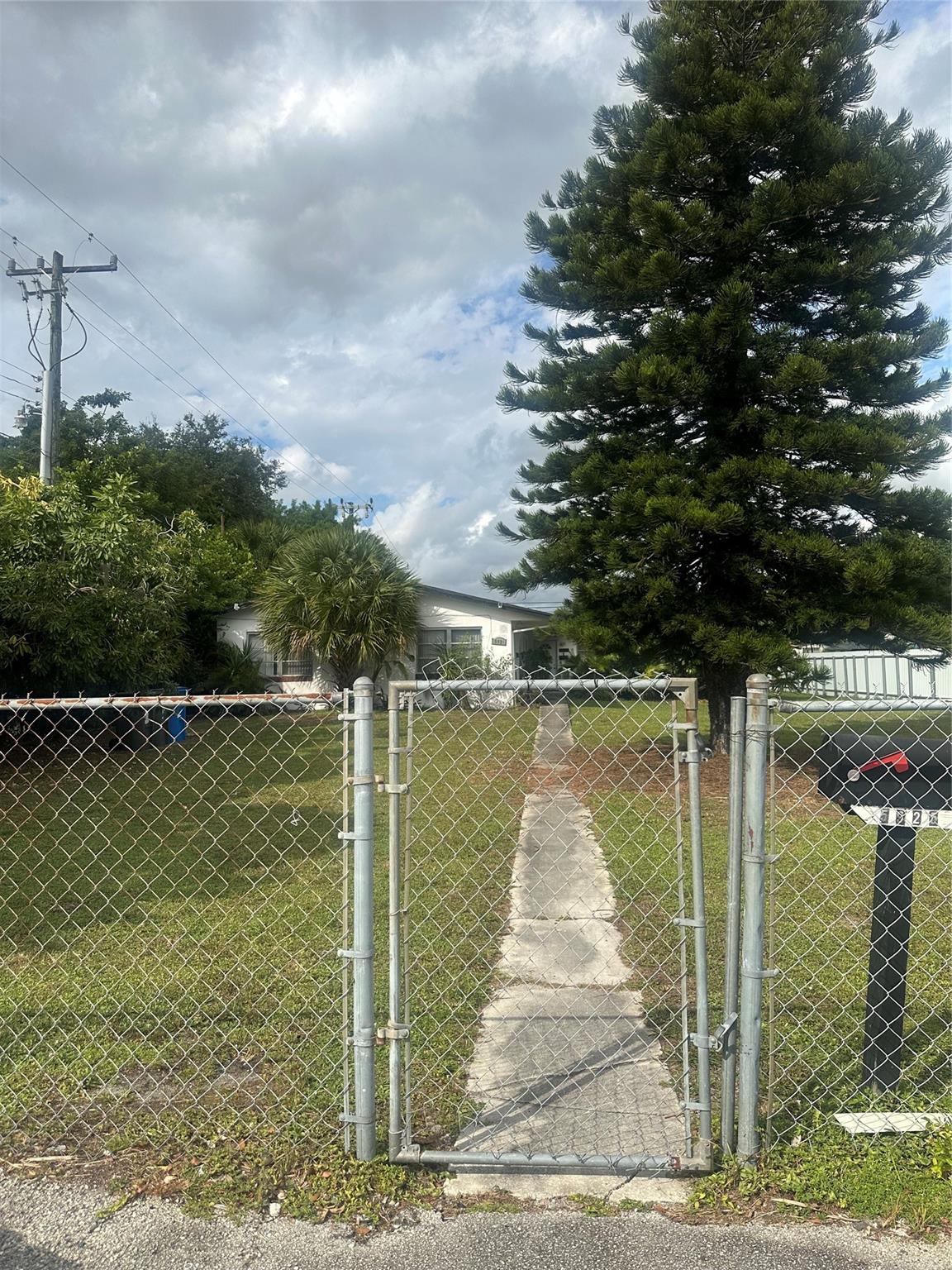 Miami Gardens Estates 22- - Residential Lease