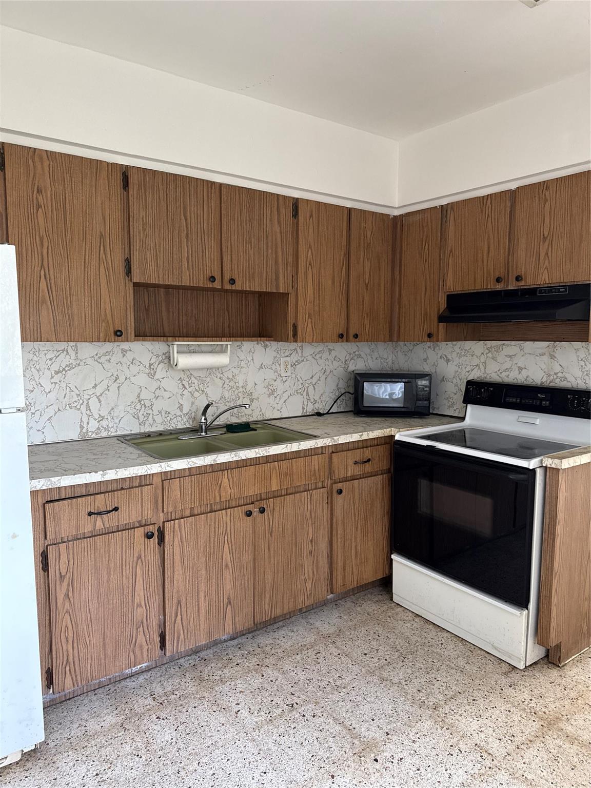 Miami Gardens Estates 22- - Residential Lease