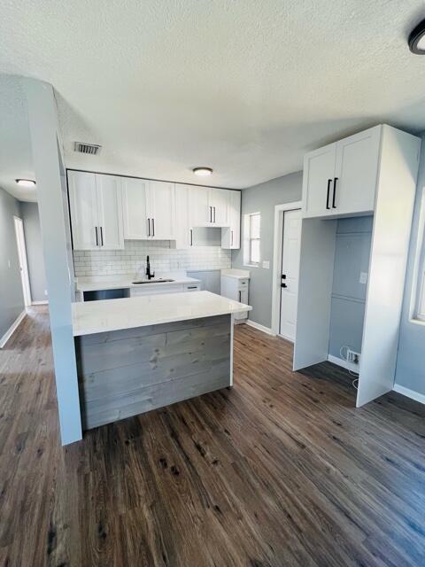 Featured picture for the property R10888452