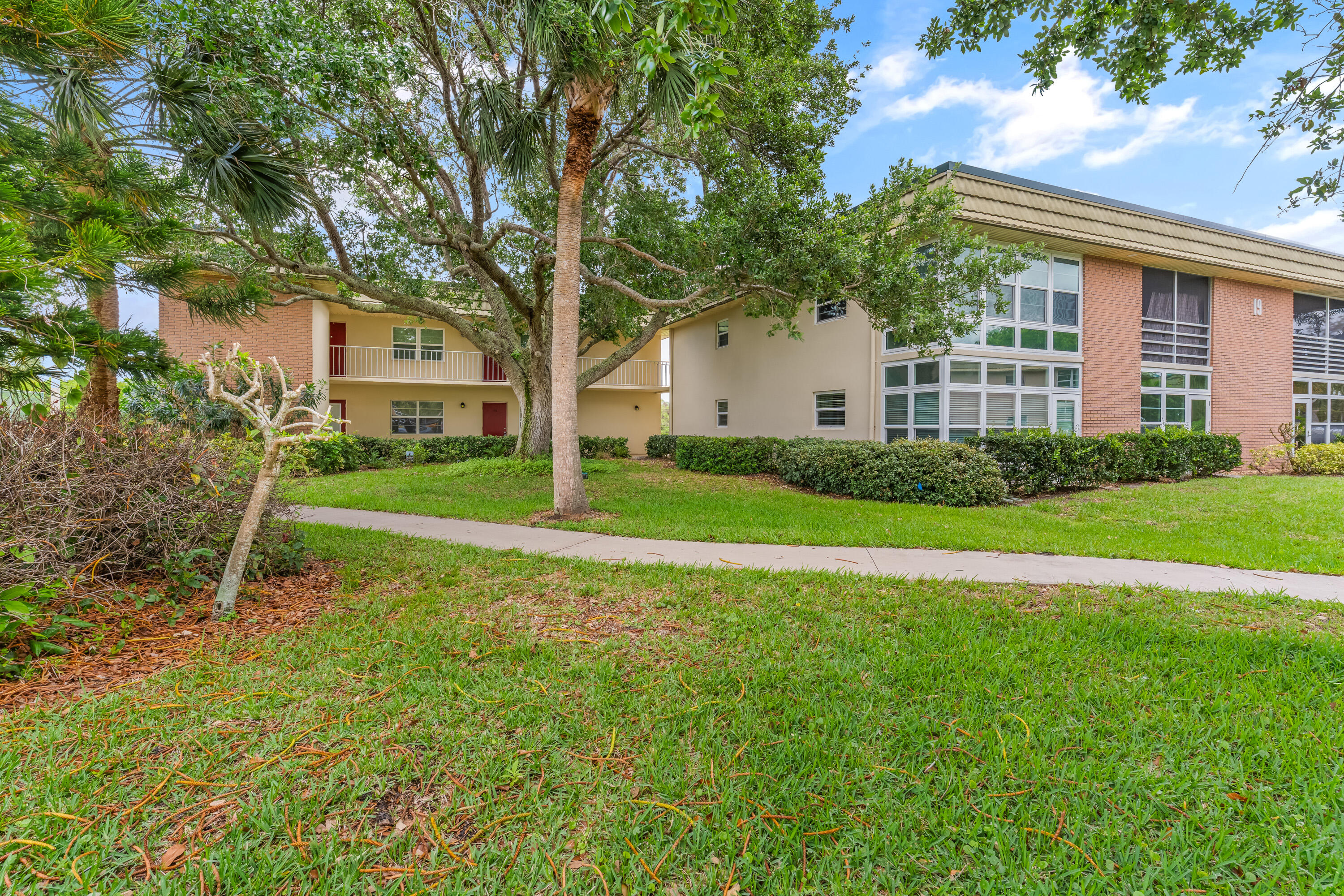 VISTA GARDENS F/K/A VISTA ROYALE GARDENS - Residential