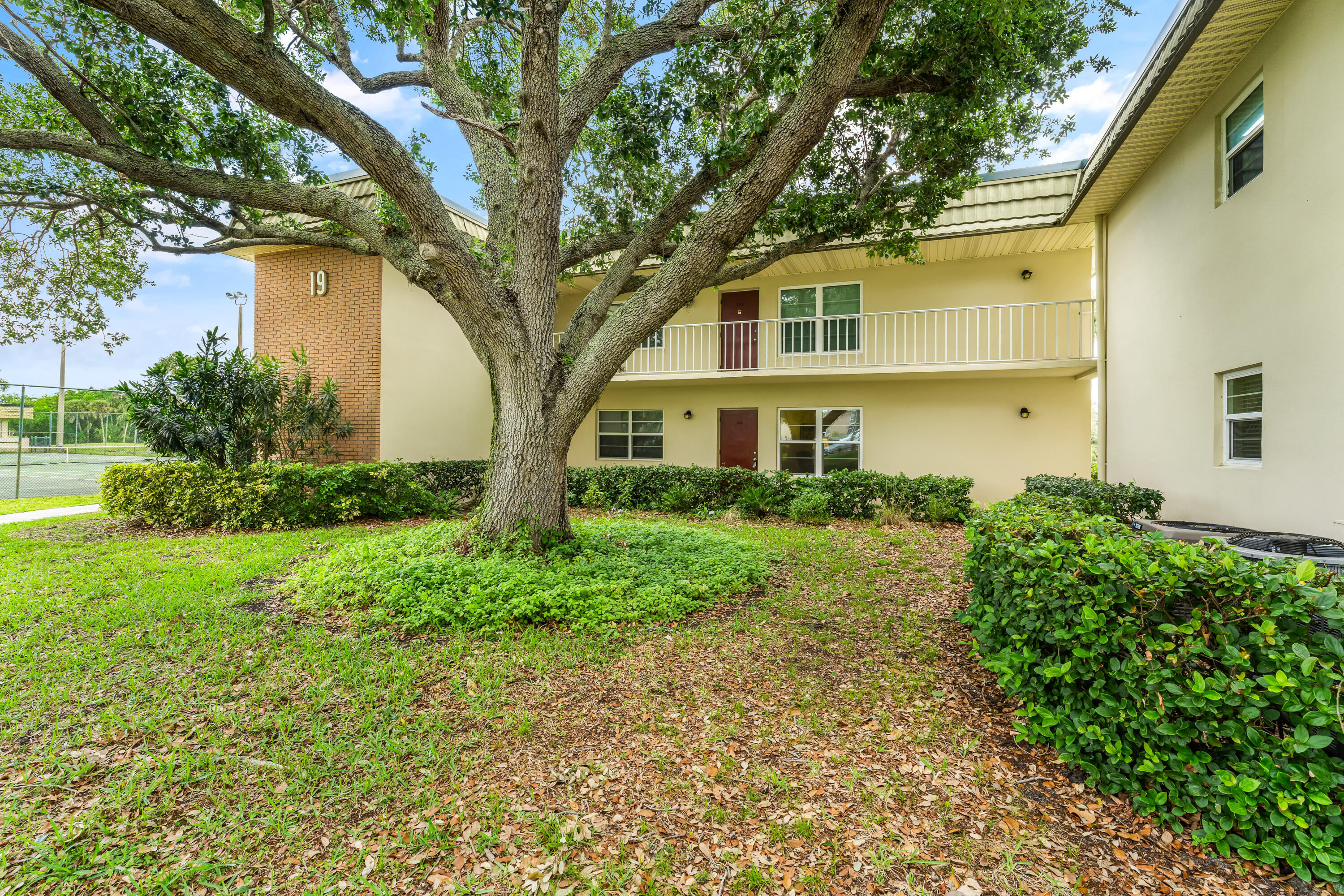 VISTA GARDENS F/K/A VISTA ROYALE GARDENS - Residential