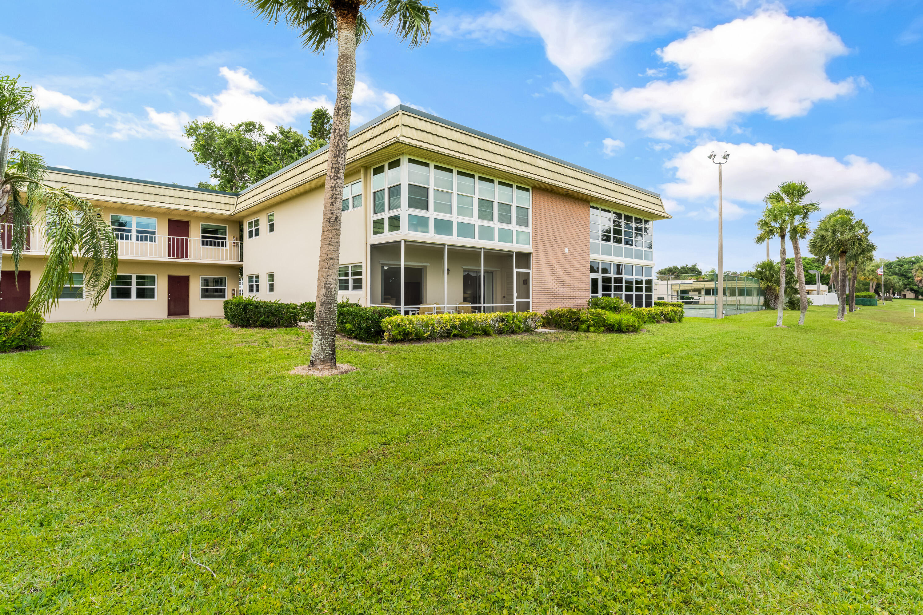 VISTA GARDENS F/K/A VISTA ROYALE GARDENS - Residential