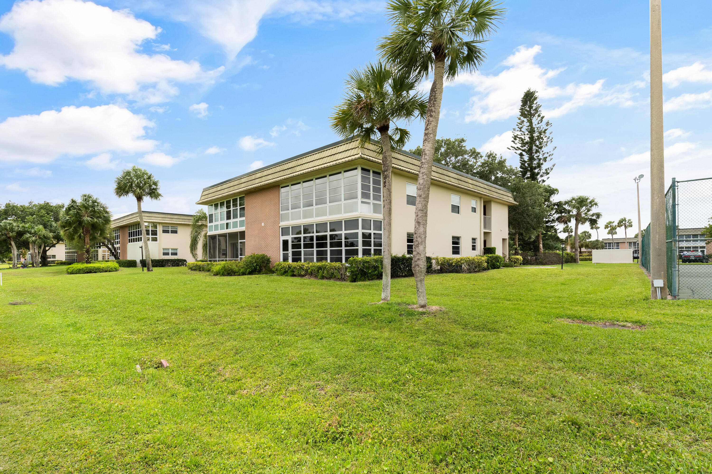 VISTA GARDENS F/K/A VISTA ROYALE GARDENS - Residential