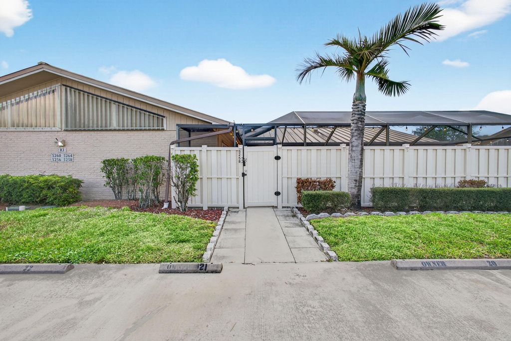 Photo of 5258 Eagle Lake Drive, Palm Beach Gardens, FL 33418 (MLS # R11168761)