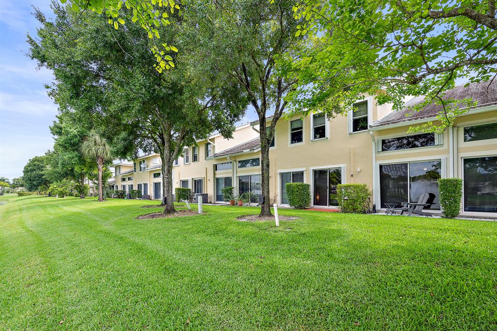 Westwood Lakes - Residential