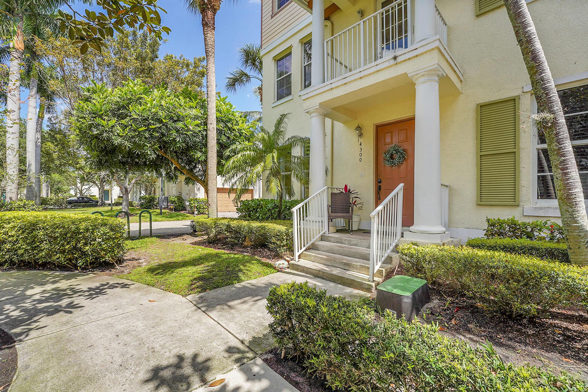 4300 Blowing Point Place