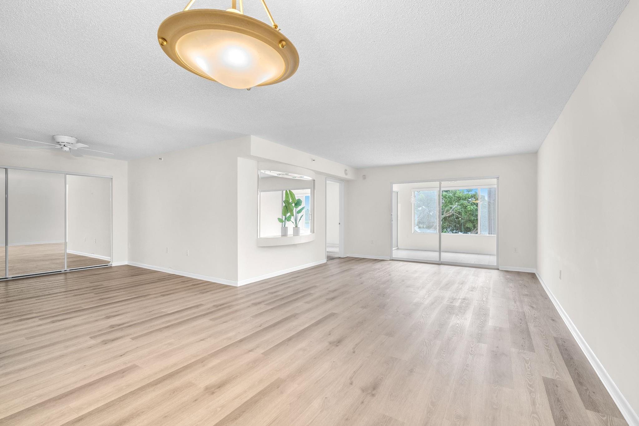 HUNTINGTON POINTE - Residential