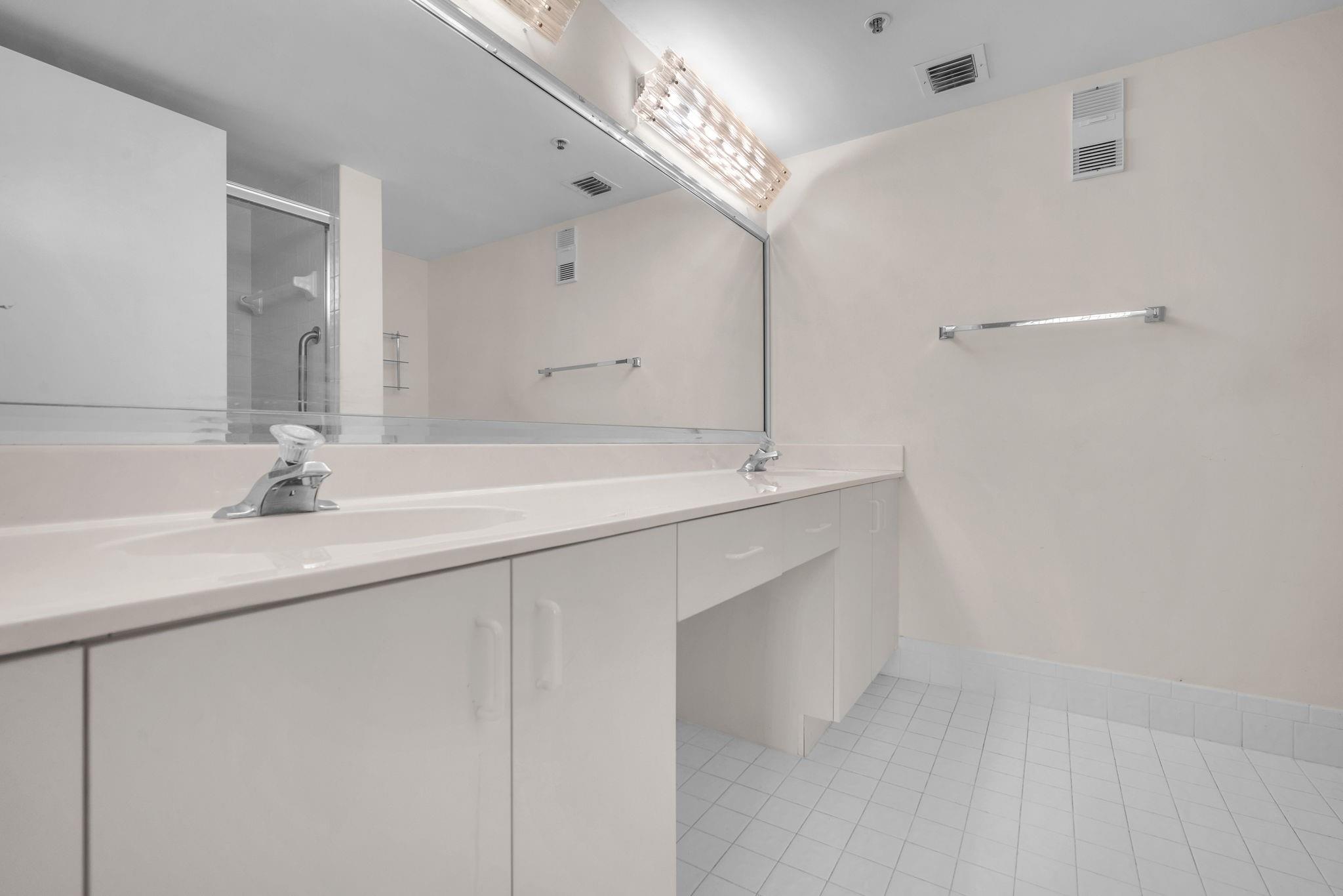HUNTINGTON POINTE - Residential